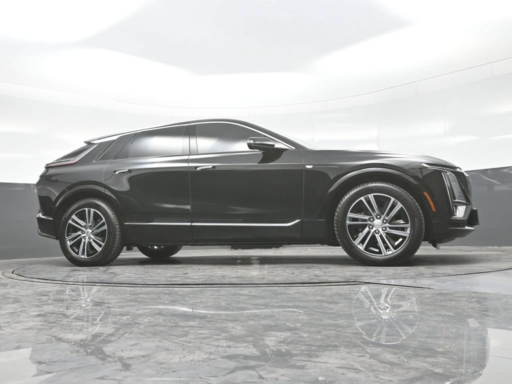 Certified 2024 Cadillac Lyriq Luxury AWD/4WD image 25