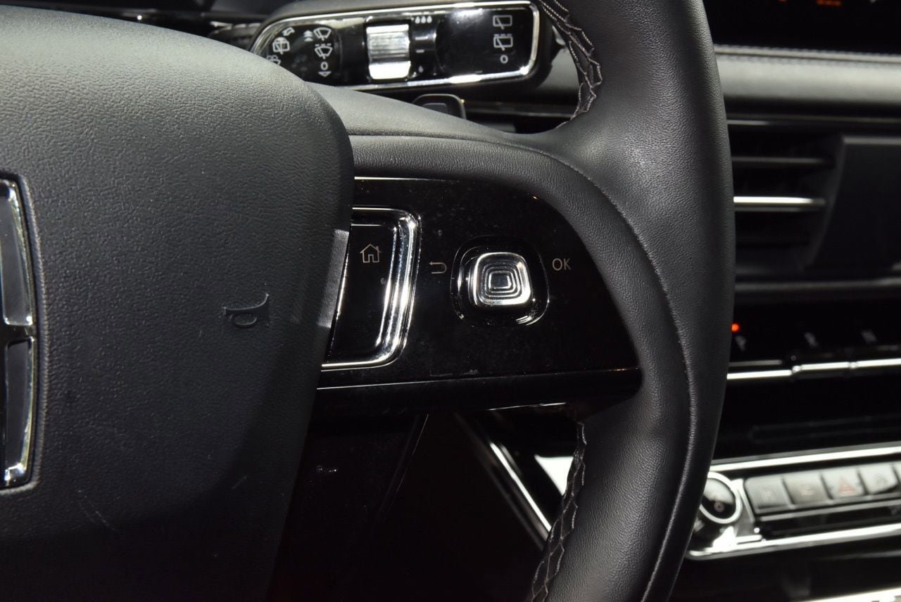 Certified 2024 Lincoln Corsair FWD image 25