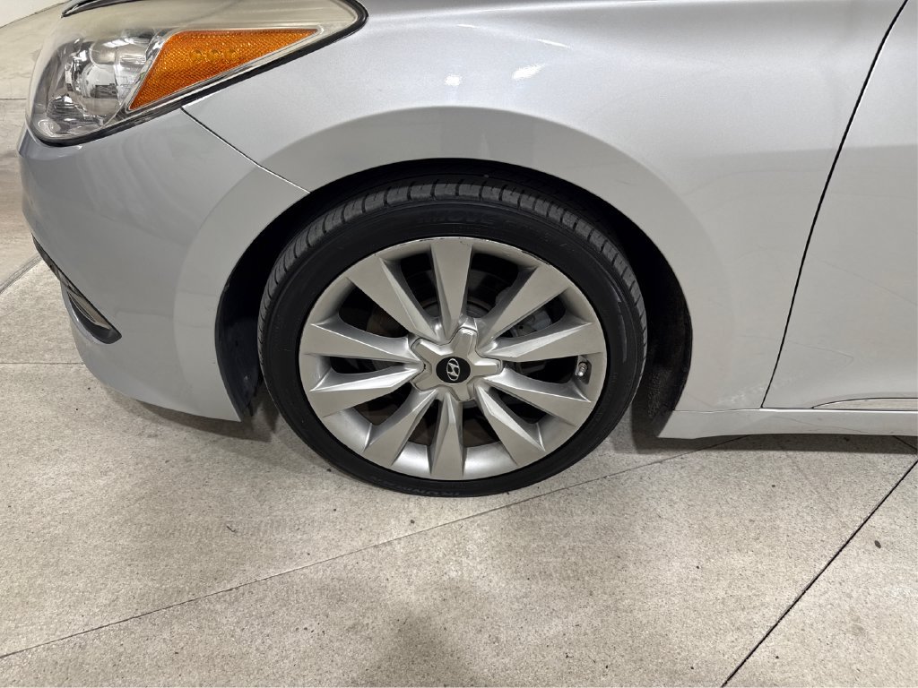 Used 2017 Hyundai Azera Limited FWD image 12