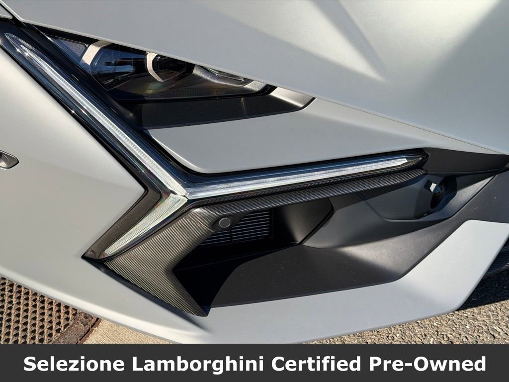 Used 2025 Lamborghini Revuelto image 13