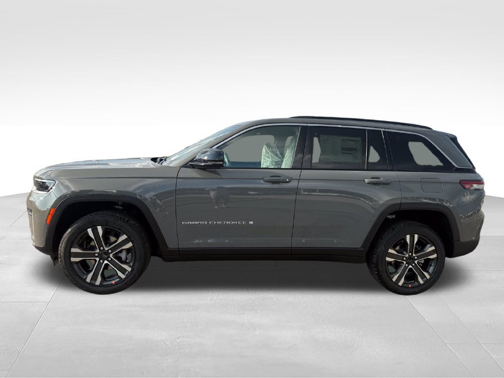 New 2027 Jeep Grand Cherokee Limited AWD/4WD image 2