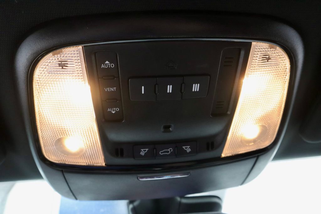 Used 2023 Dodge Durango R/T AWD/4WD image 36