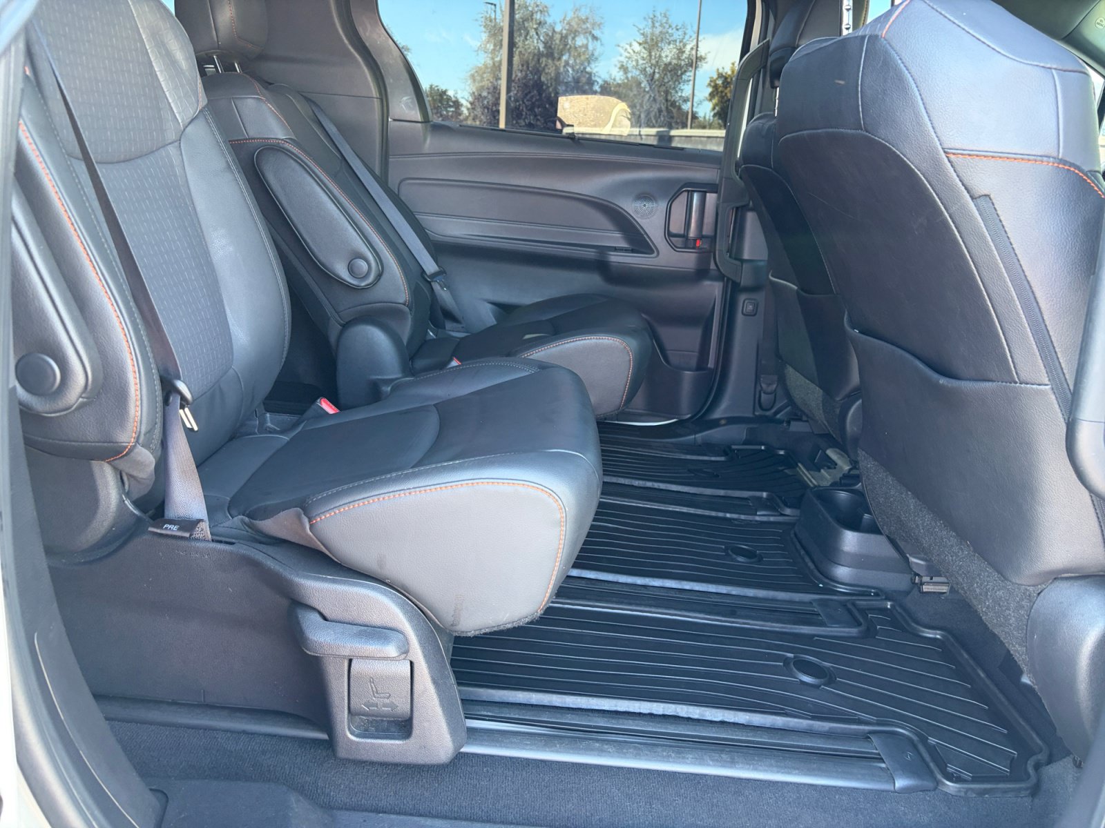 Used 2022 Toyota Sienna XSE w/ XSE Plus Package AWD/4WD image 16