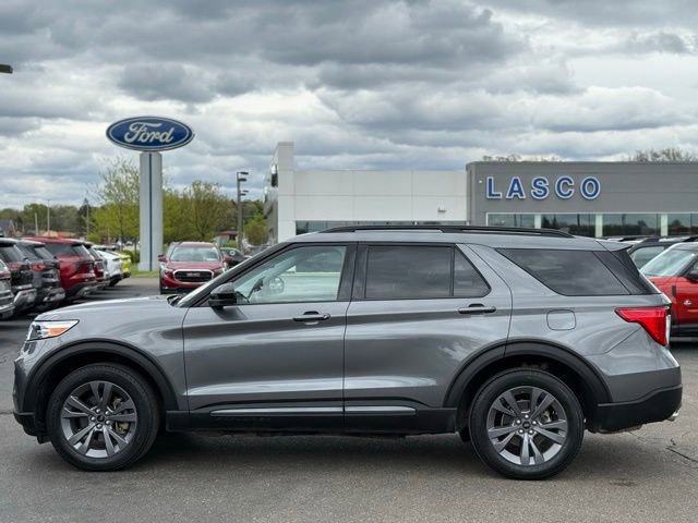 Used 2023 Ford Explorer XLT w/ Equipment Group 202A AWD/4WD image 45