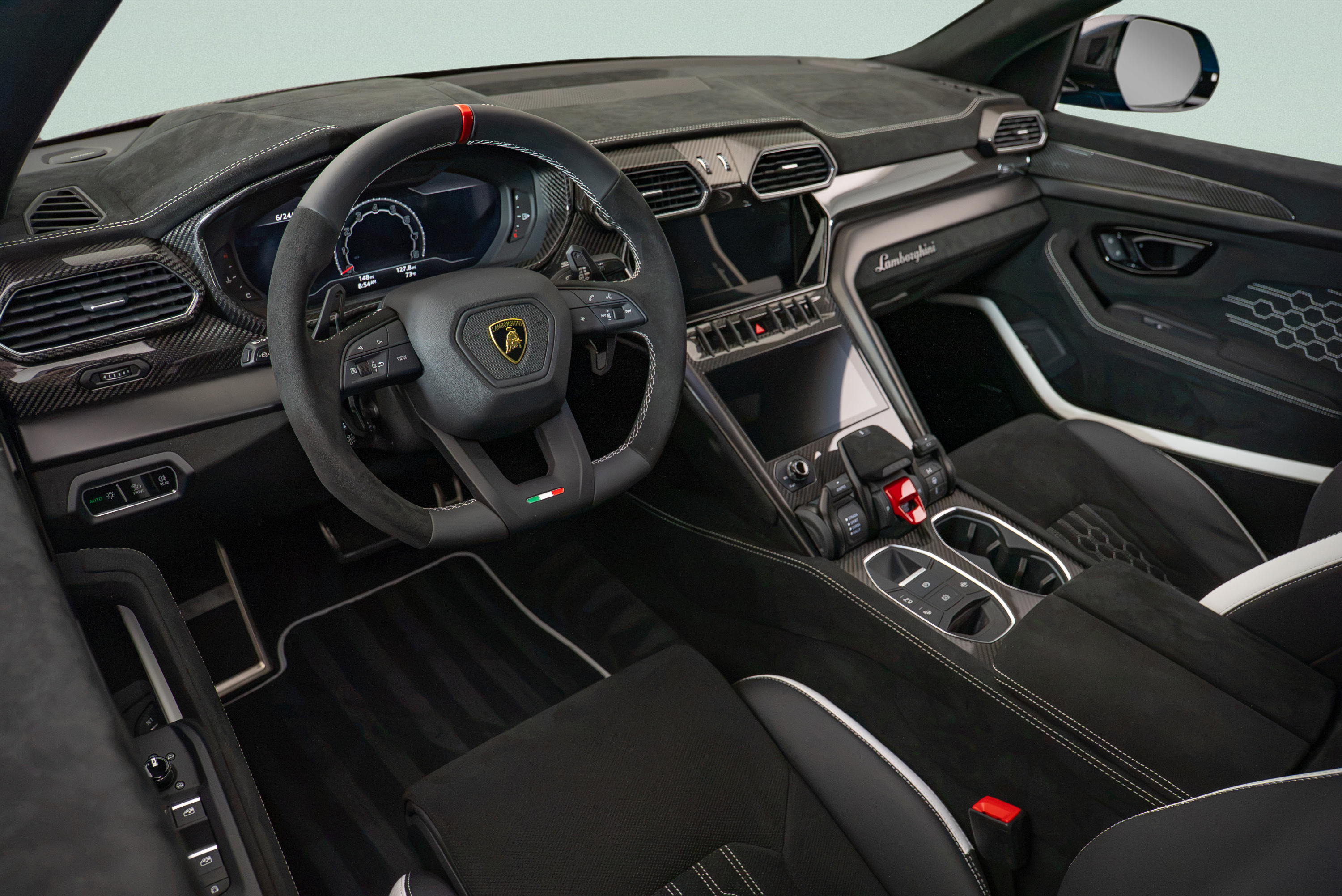 Used 2024 Lamborghini Urus Performante AWD/4WD image 7