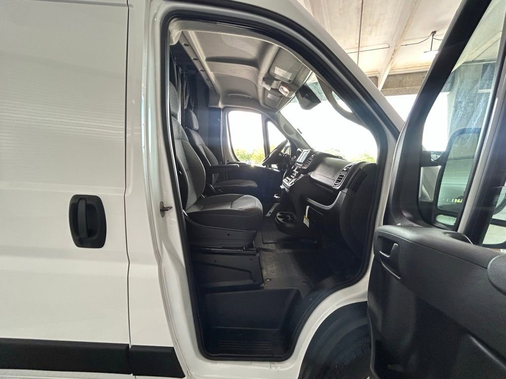 Used 2025 RAM ProMaster 2500 w/ Convenience Group image 37