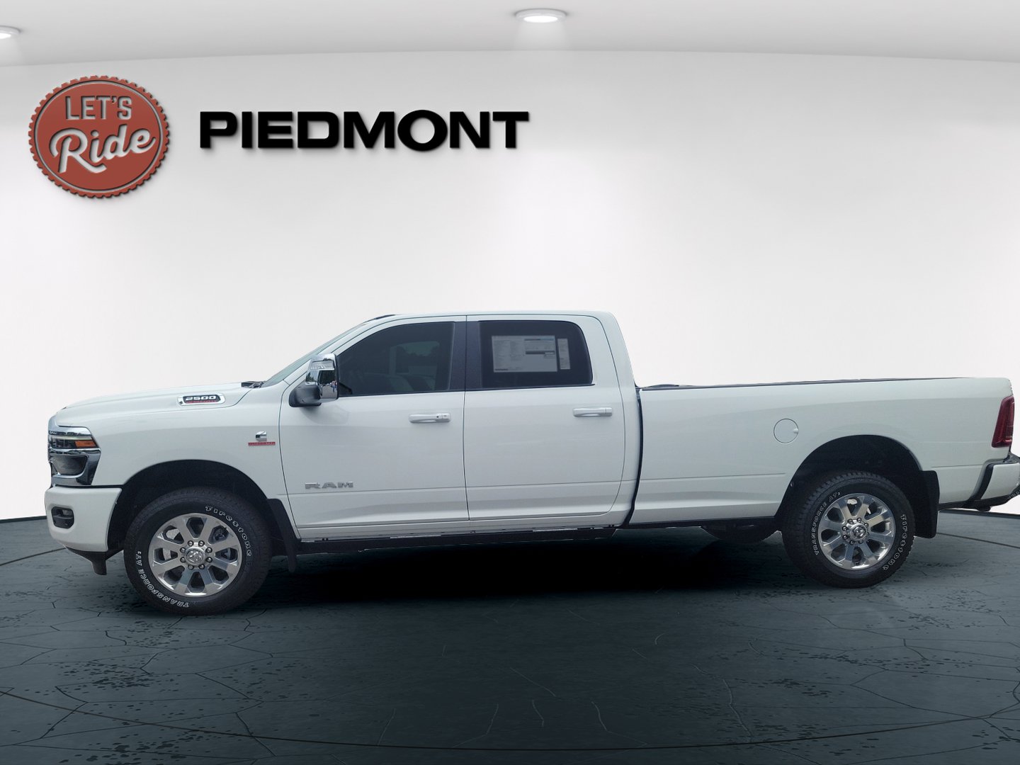 New 2026 RAM 2500 Laramie AWD/4WD image 9