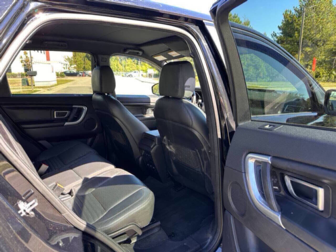 Used 2017 Land Rover Discovery Sport HSE Luxury AWD/4WD image 11