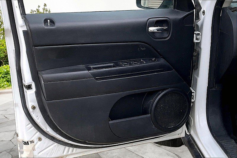 Used 2016 Jeep Patriot Sport w/ Power Value Group AWD/4WD image 17