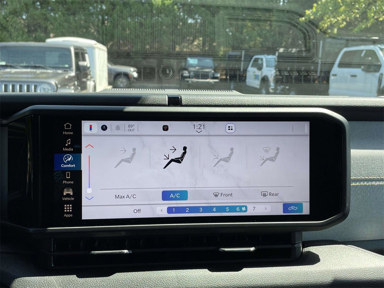 New 2025 Jeep Gladiator Sport image 19