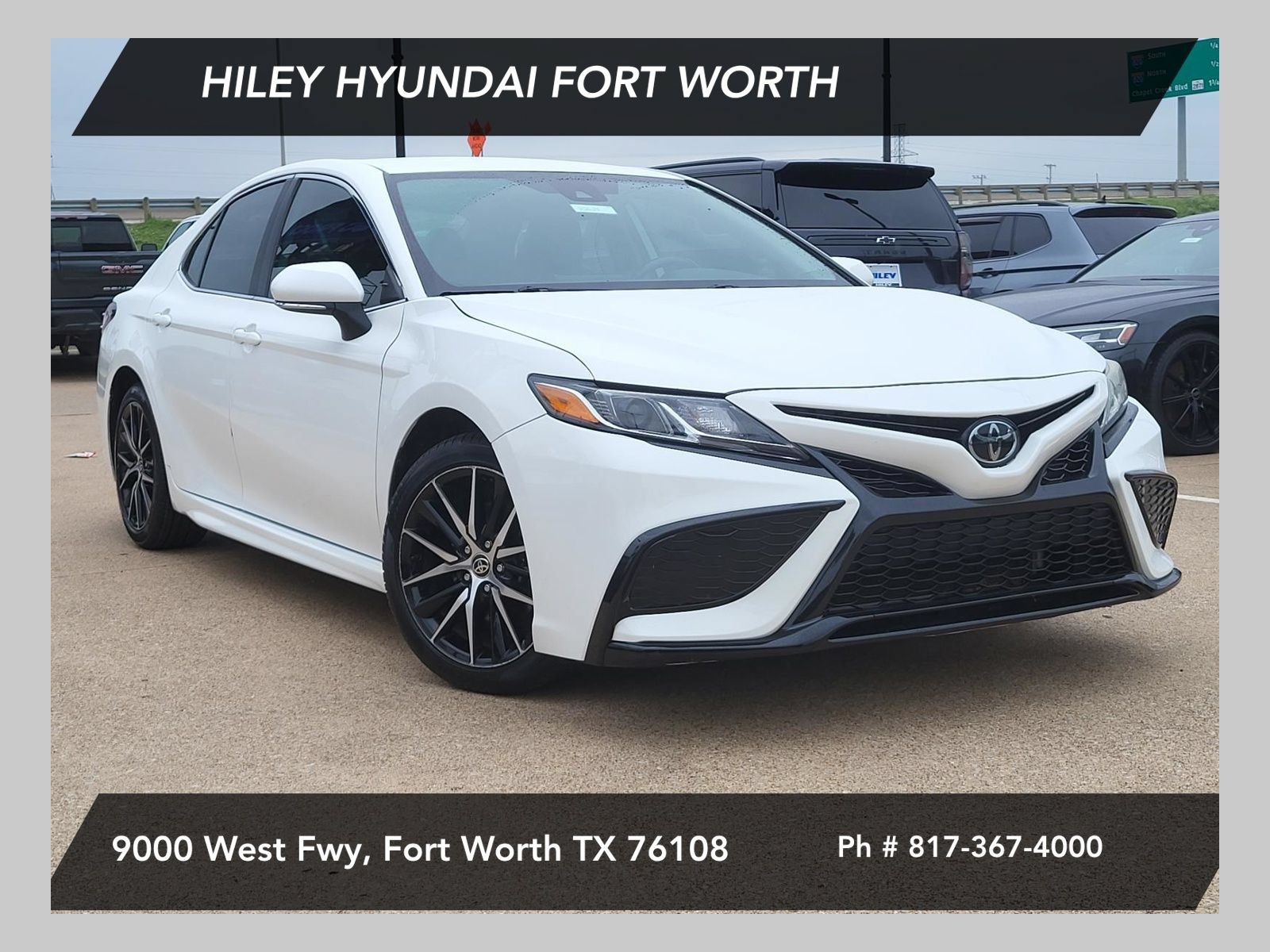 Used 2024 Toyota Camry SE FWD image 1