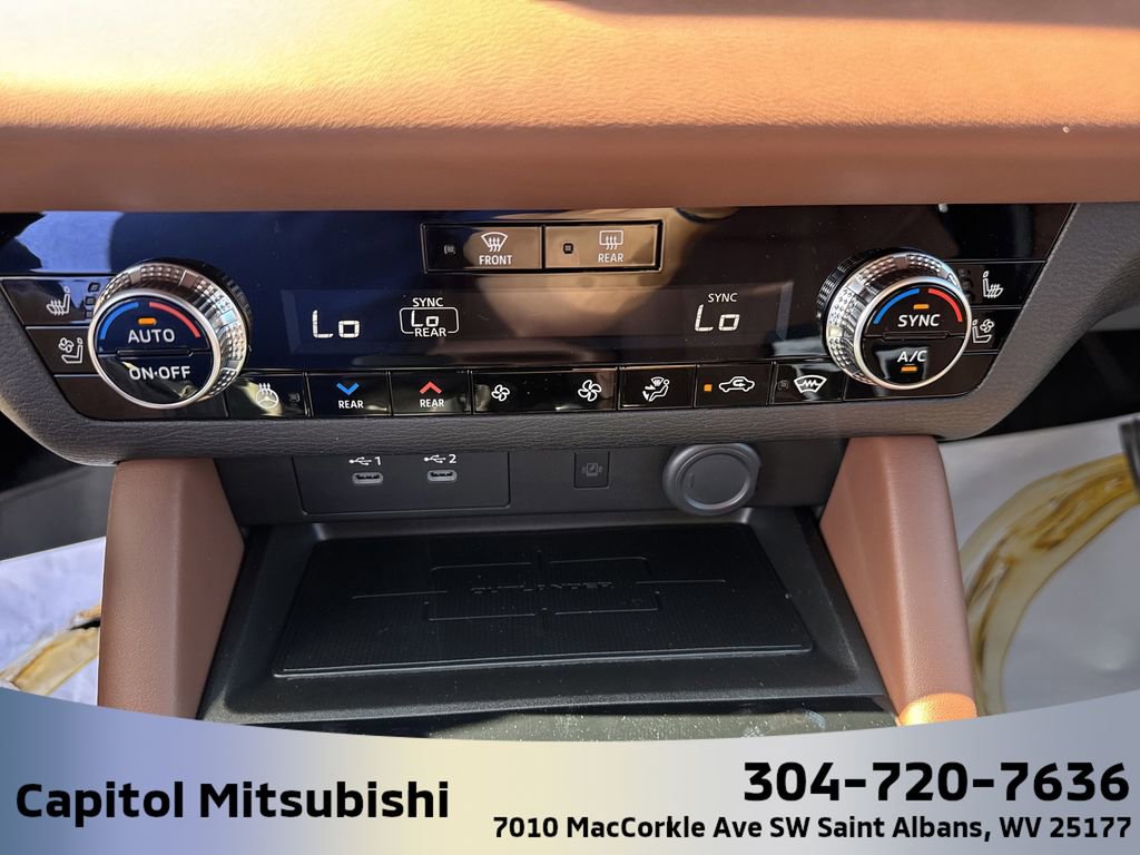 New 2025 Mitsubishi Outlander SEL image 24