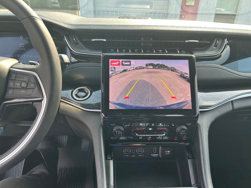 New 2024 Jeep Grand Cherokee Trailhawk w/ Luxury Tech Group III AWD/4WD image 16