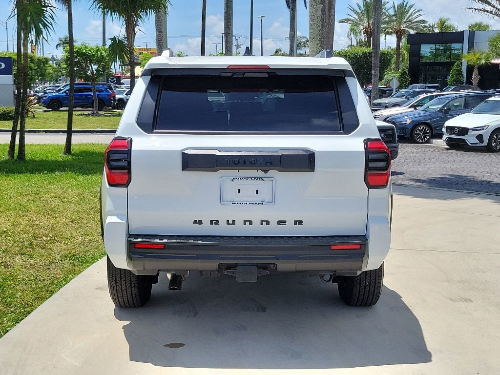 Used 2025 Toyota 4Runner SR5 AWD/4WD image 5