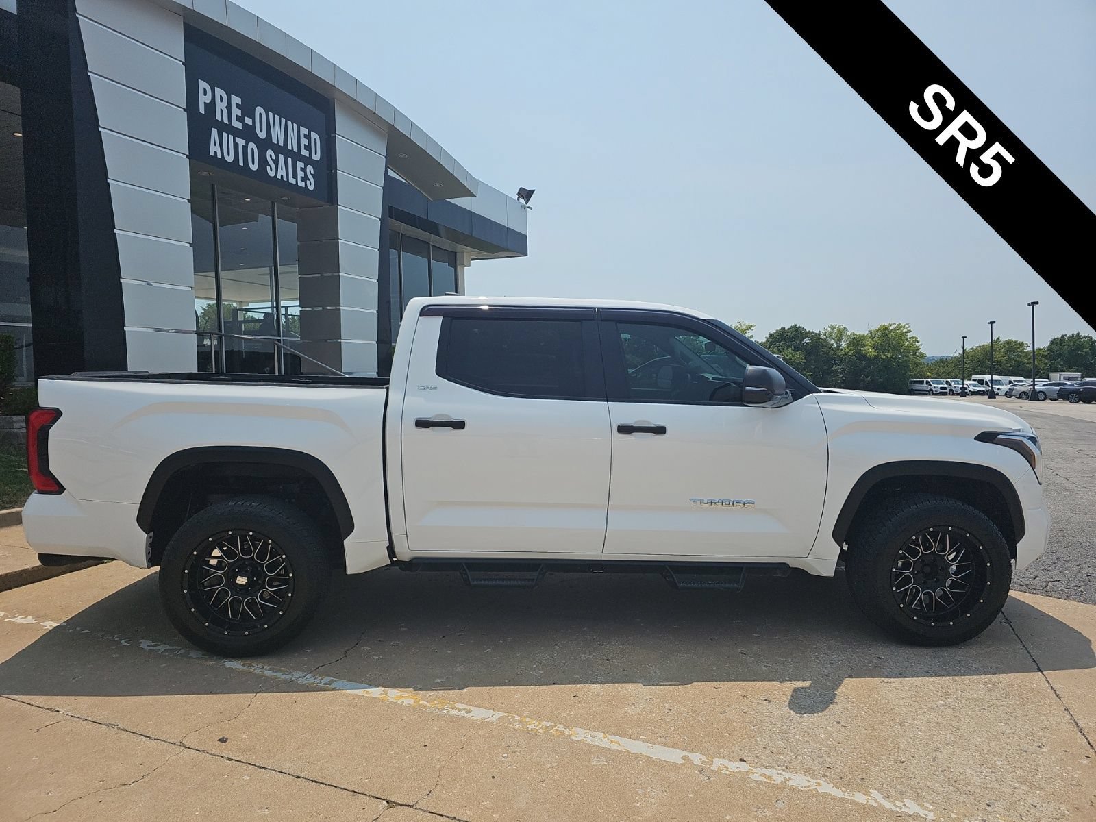 Used 2024 Toyota Tundra SR5 w/ SR5 Convenience Package AWD/4WD image 2