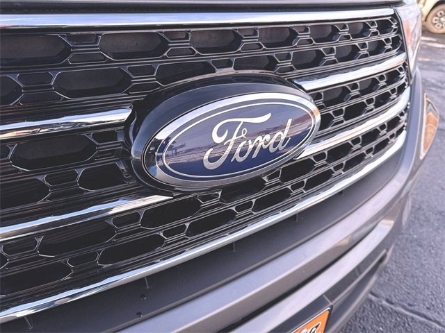 Used 2021 Ford Explorer XLT image 30
