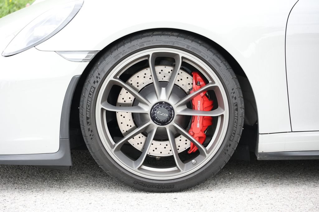 Certified 2018 Porsche 911 GT3 RWD image 21