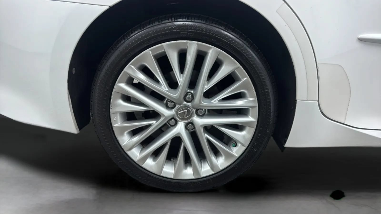 Used 2015 Lexus ES 350 w/ Luxury Package FWD image 30