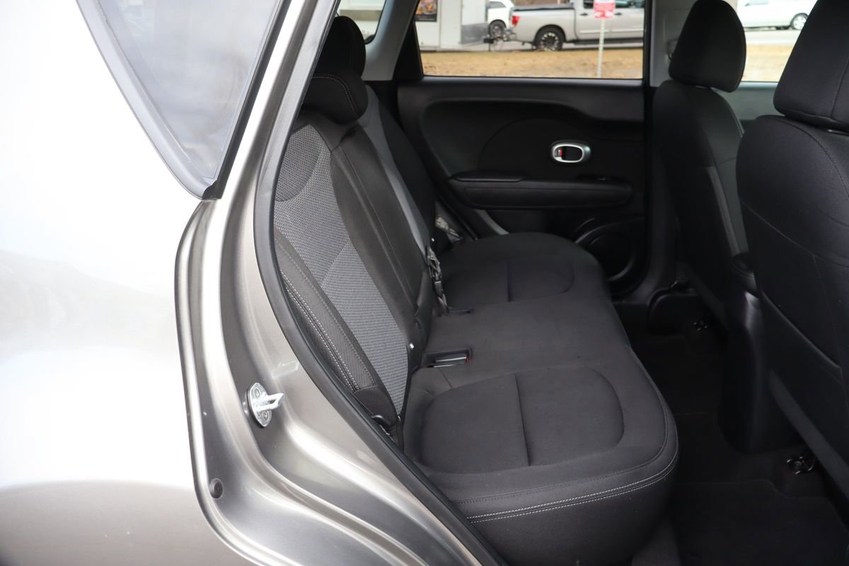 Used 2018 Kia Soul + FWD image 21