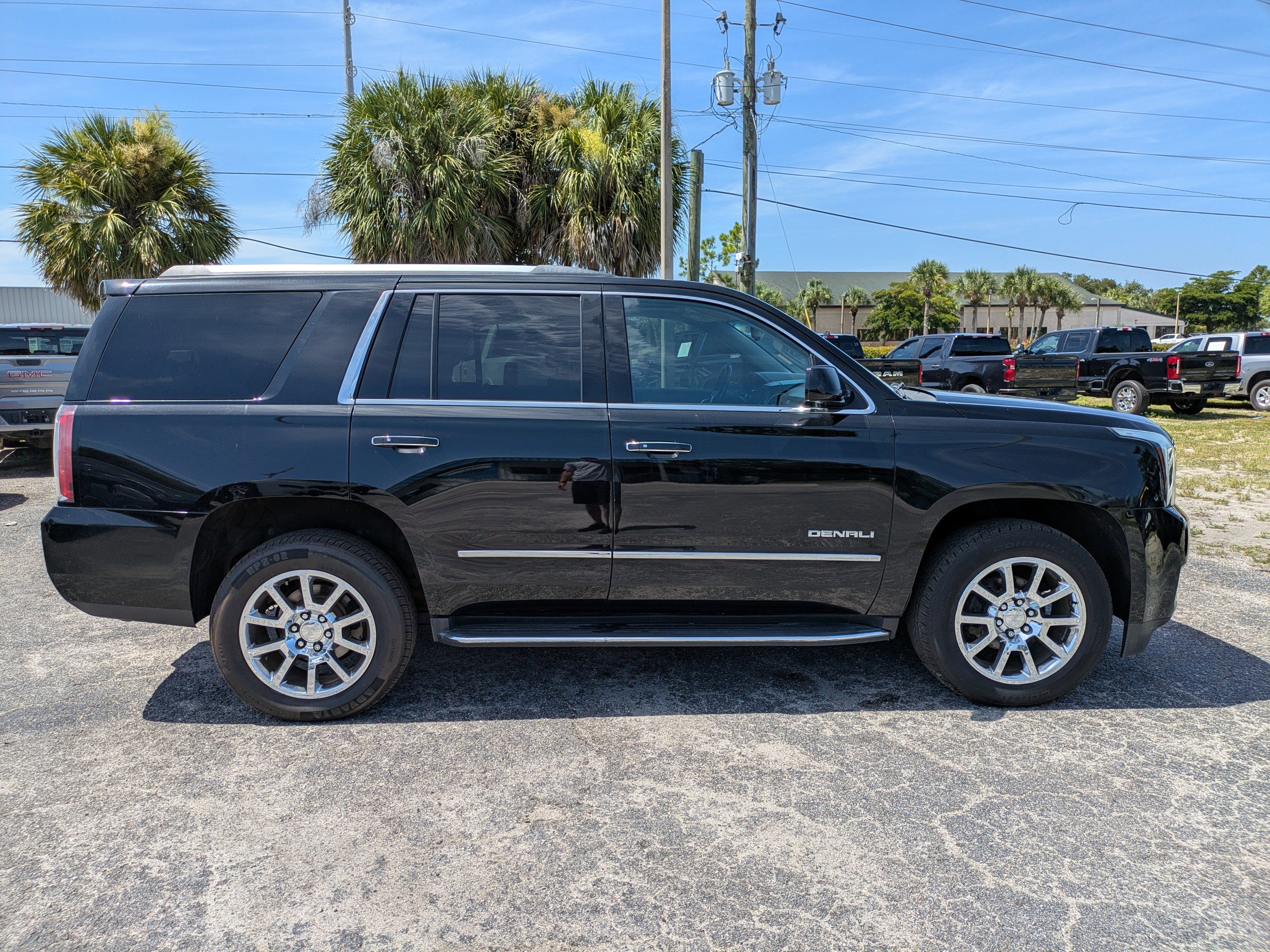 Used 2019 GMC Yukon Denali w/ Open Road Package image 3