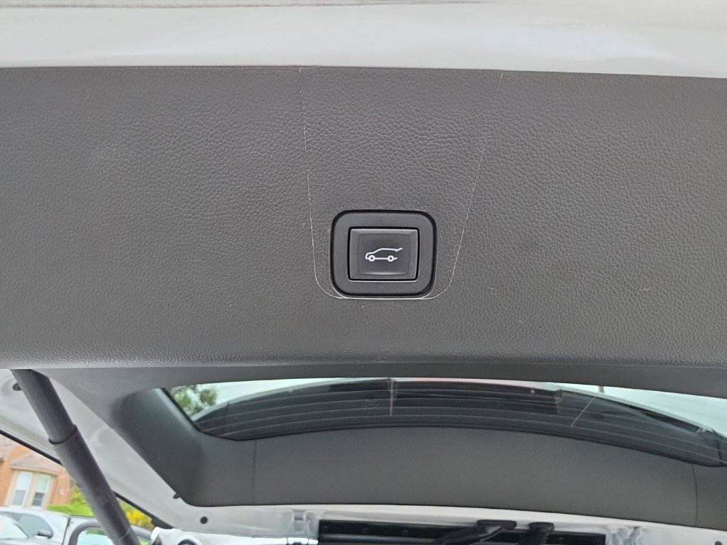 Certified 2023 Chevrolet Traverse Premier w/ LPO, Floor Liner Package AWD/4WD image 36