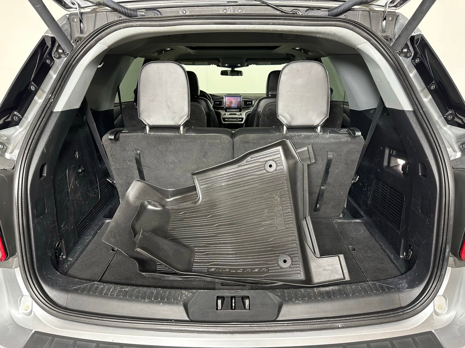 Used 2023 Ford Explorer XLT w/ Equipment Group 202A image 27