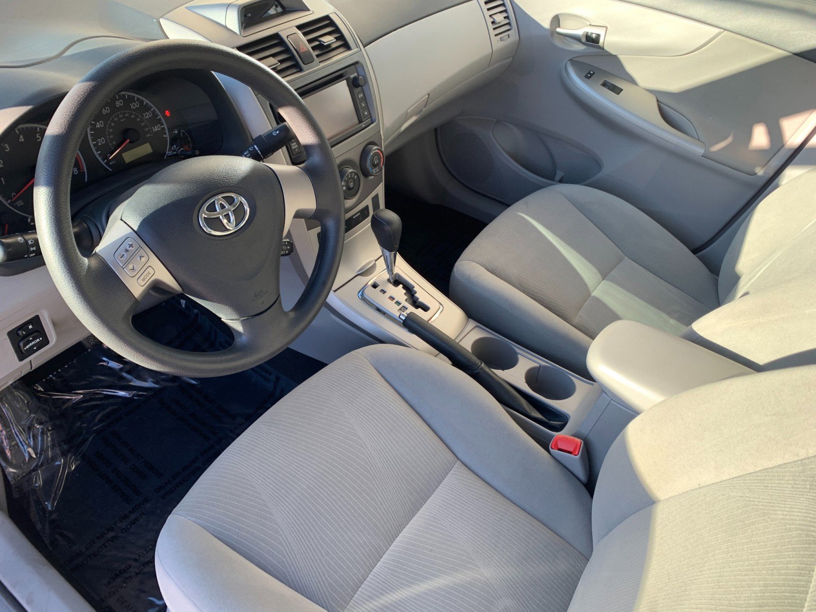 Used 2013 Toyota Corolla LE image 10