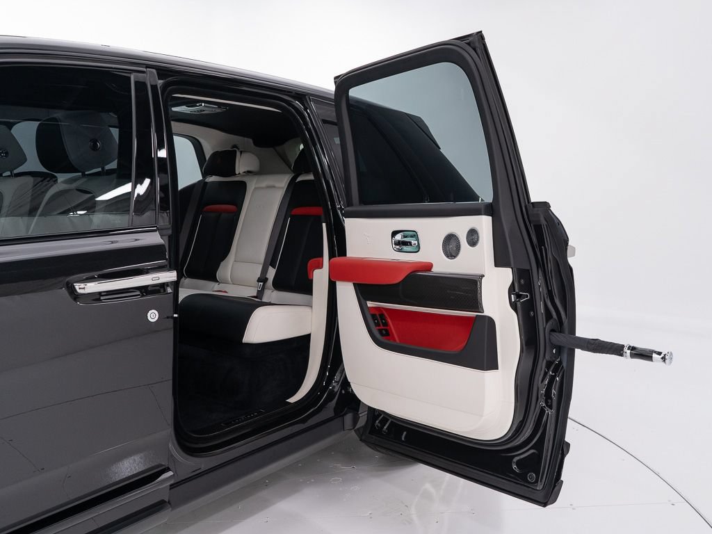 Certified 2023 Rolls-Royce Cullinan Black Badge w/ Driver's Package AWD/4WD image 31