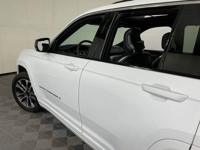 Used 2025 Jeep Grand Cherokee Overland w/ Adv Protech Group III image 36