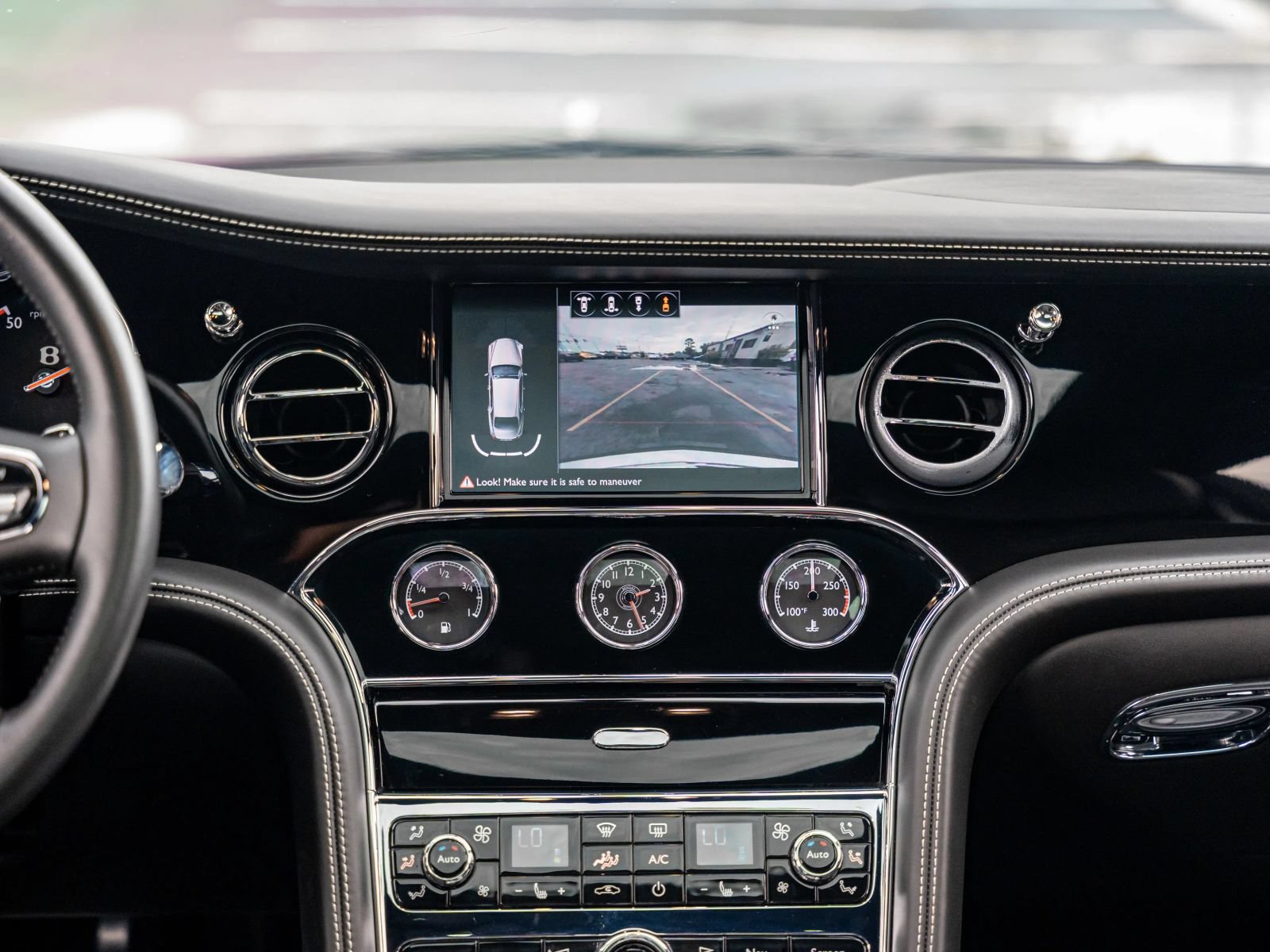 Used 2017 Bentley Mulsanne RWD image 17
