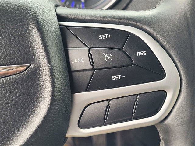 Used 2017 Chrysler 300 Limited image 15