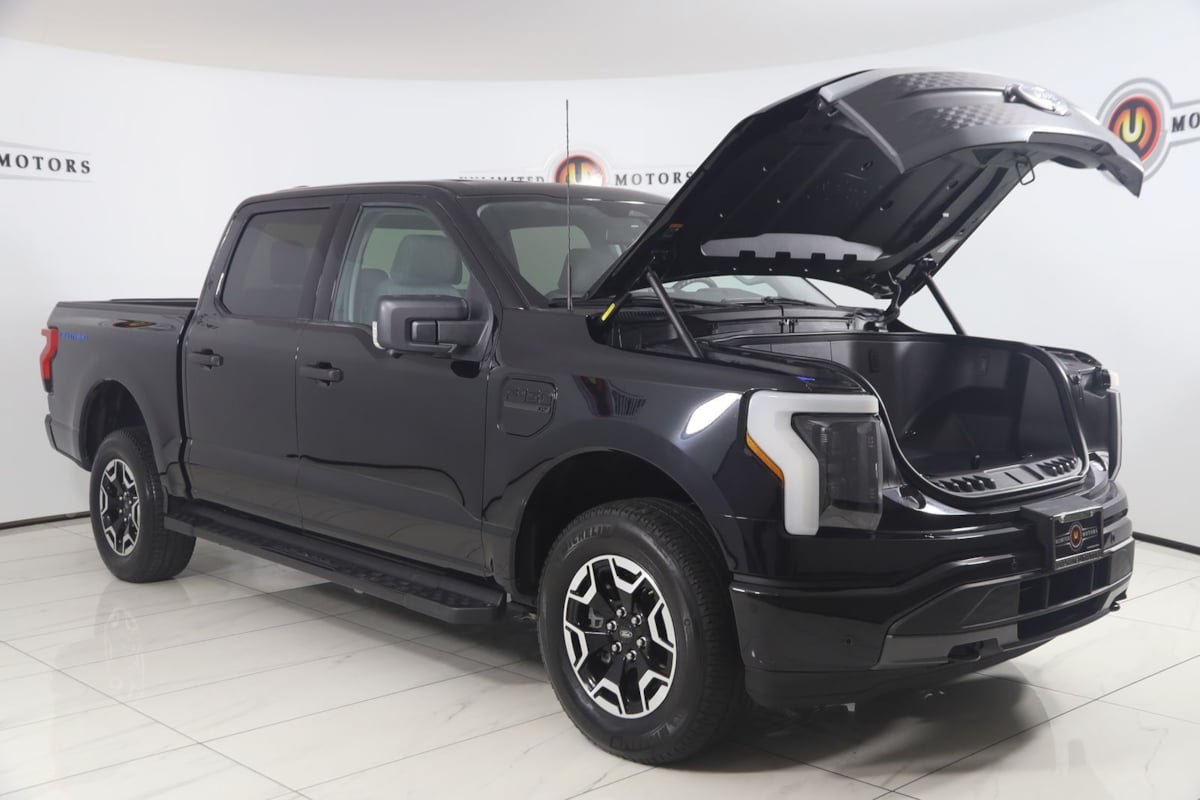 Used 2023 Ford F150 Lightning XLT AWD/4WD image 19