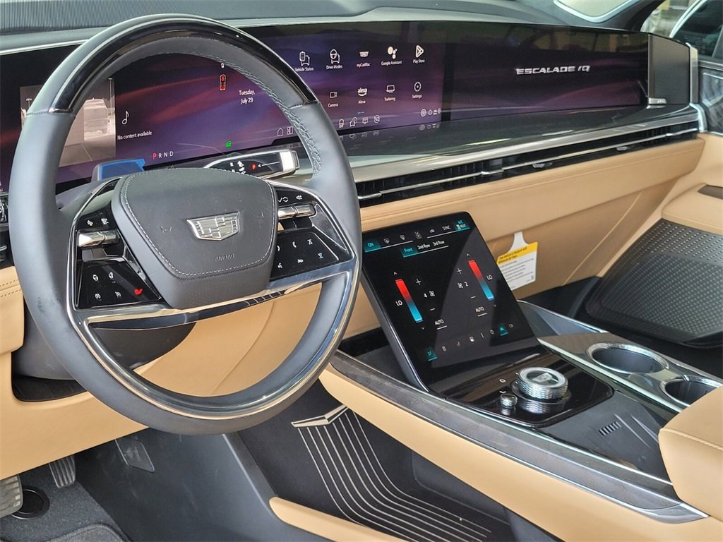 New 2025 Cadillac Escalade IQ Luxury 2 image 15
