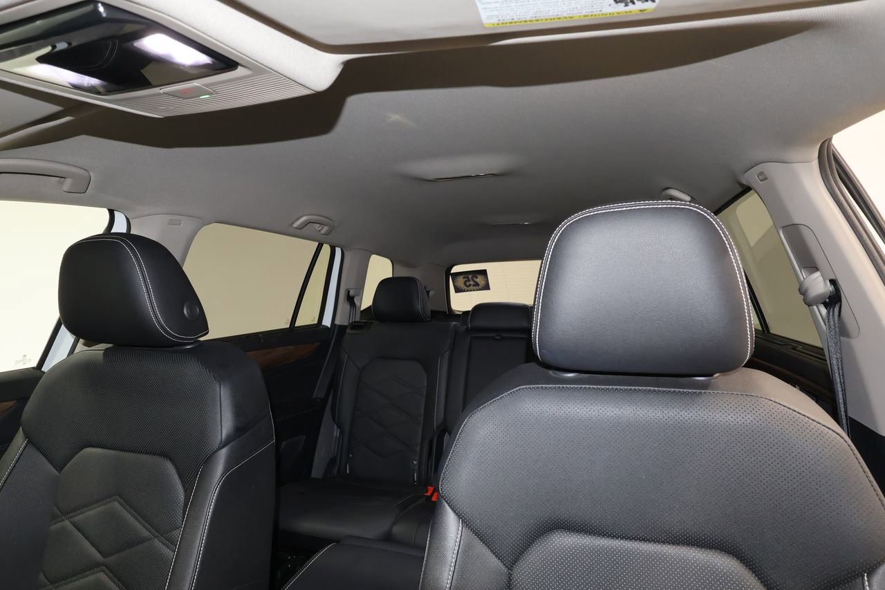 Used 2025 Volkswagen Atlas SE FWD image 17