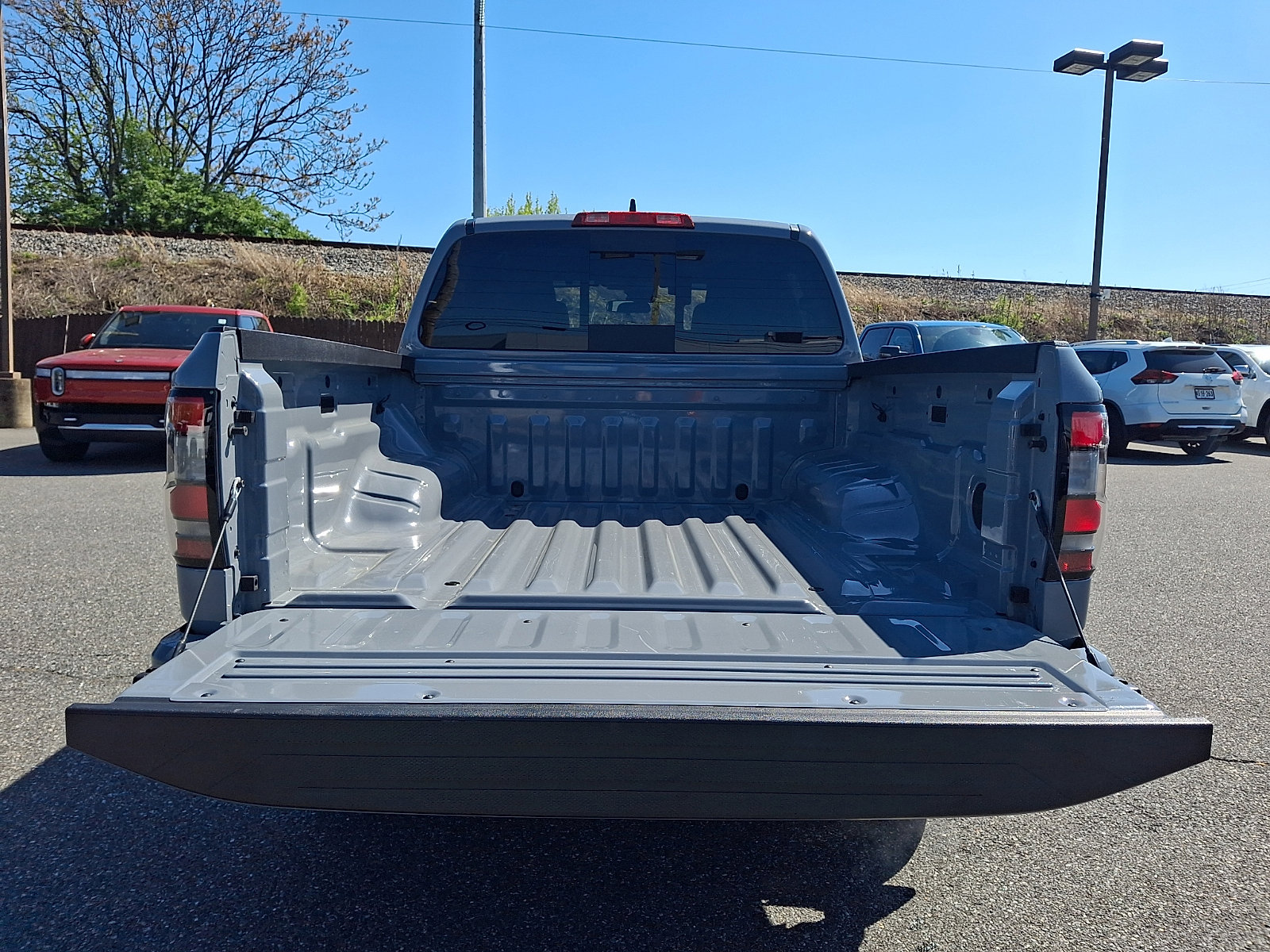 Used 2024 Nissan Frontier PRO-4X w/ Technology Package AWD/4WD image 29