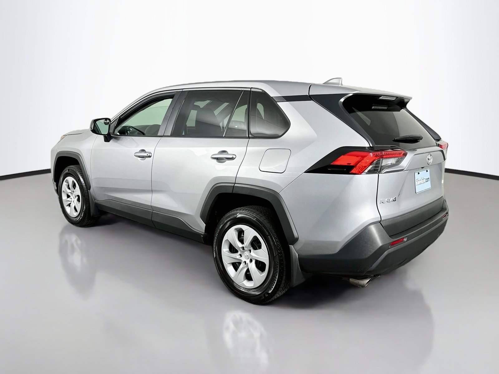 Used 2025 Toyota RAV4 LE AWD/4WD image 6