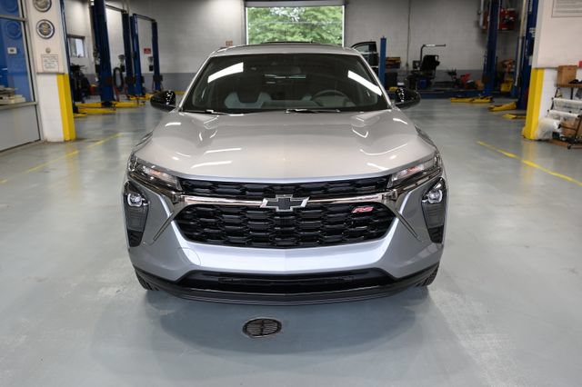 New 2026 Chevrolet Trax RS w/ Sunroof Package FWD image 2