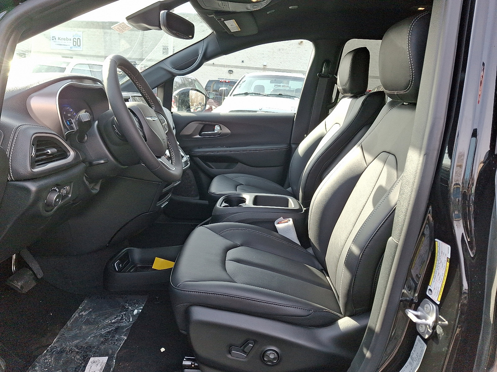 New 2026 Chrysler Pacifica Select image 10