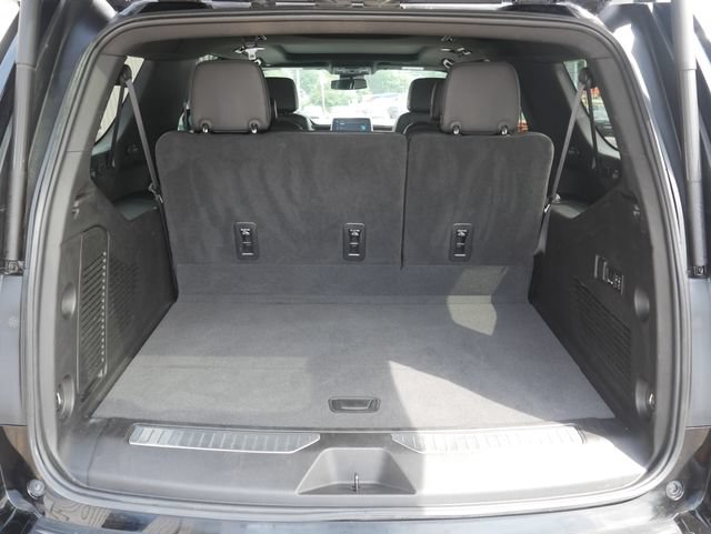 Used 2023 Chevrolet Suburban Z71 w/ Luxury Package AWD/4WD image 10