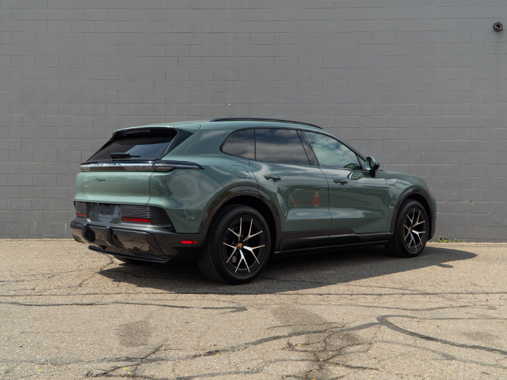 New 2026 Porsche Cayenne Electric AWD/4WD image 7