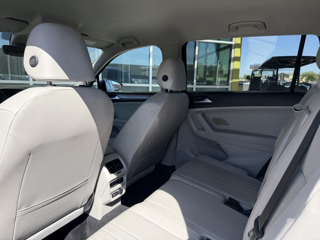 Used 2022 Volkswagen Tiguan SE FWD image 34