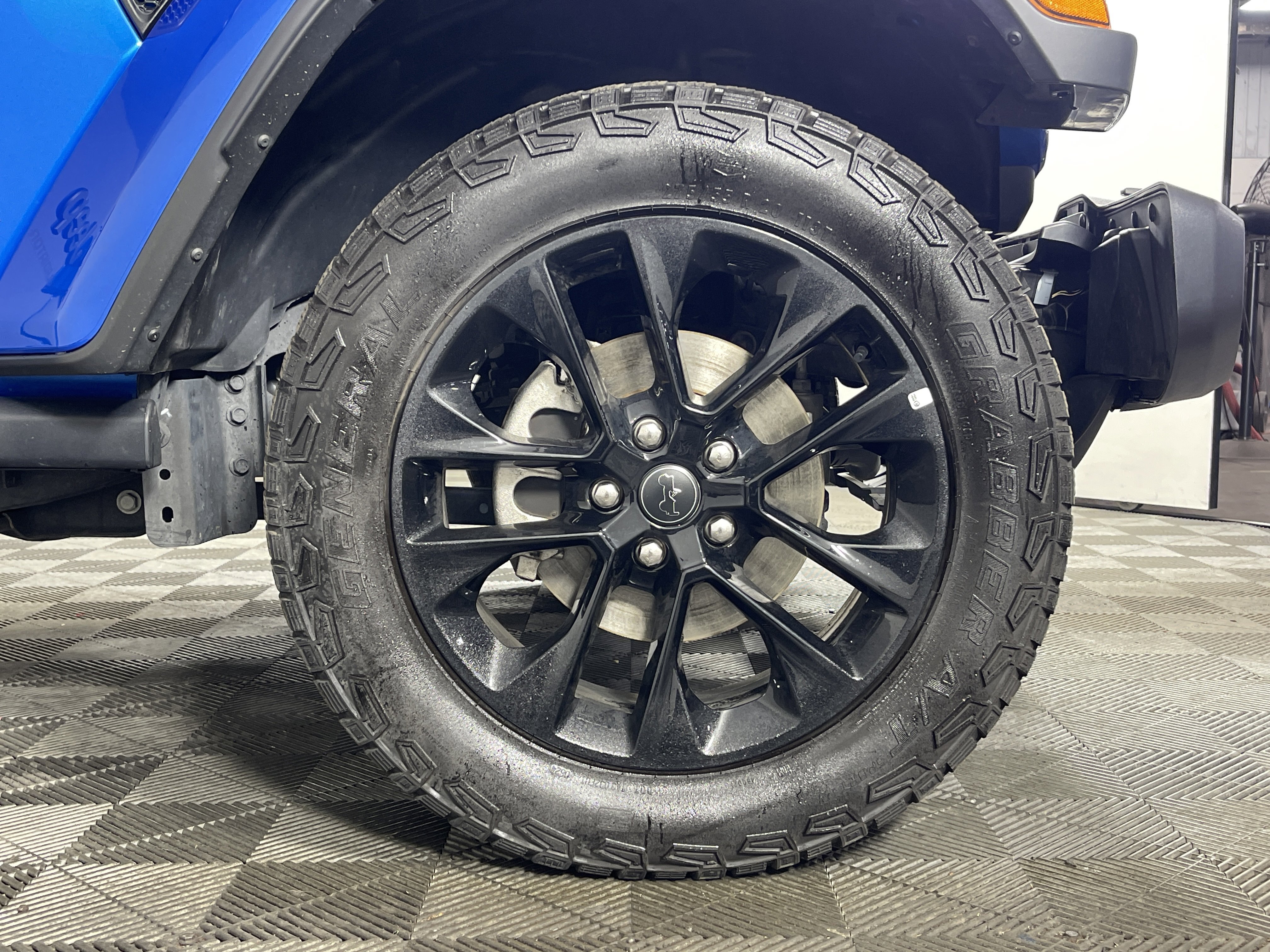 Used 2024 Jeep Gladiator Sport image 8