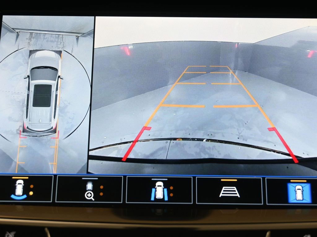 Used 2022 Cadillac XT6 Premium Luxury w/ Technology Package image 14