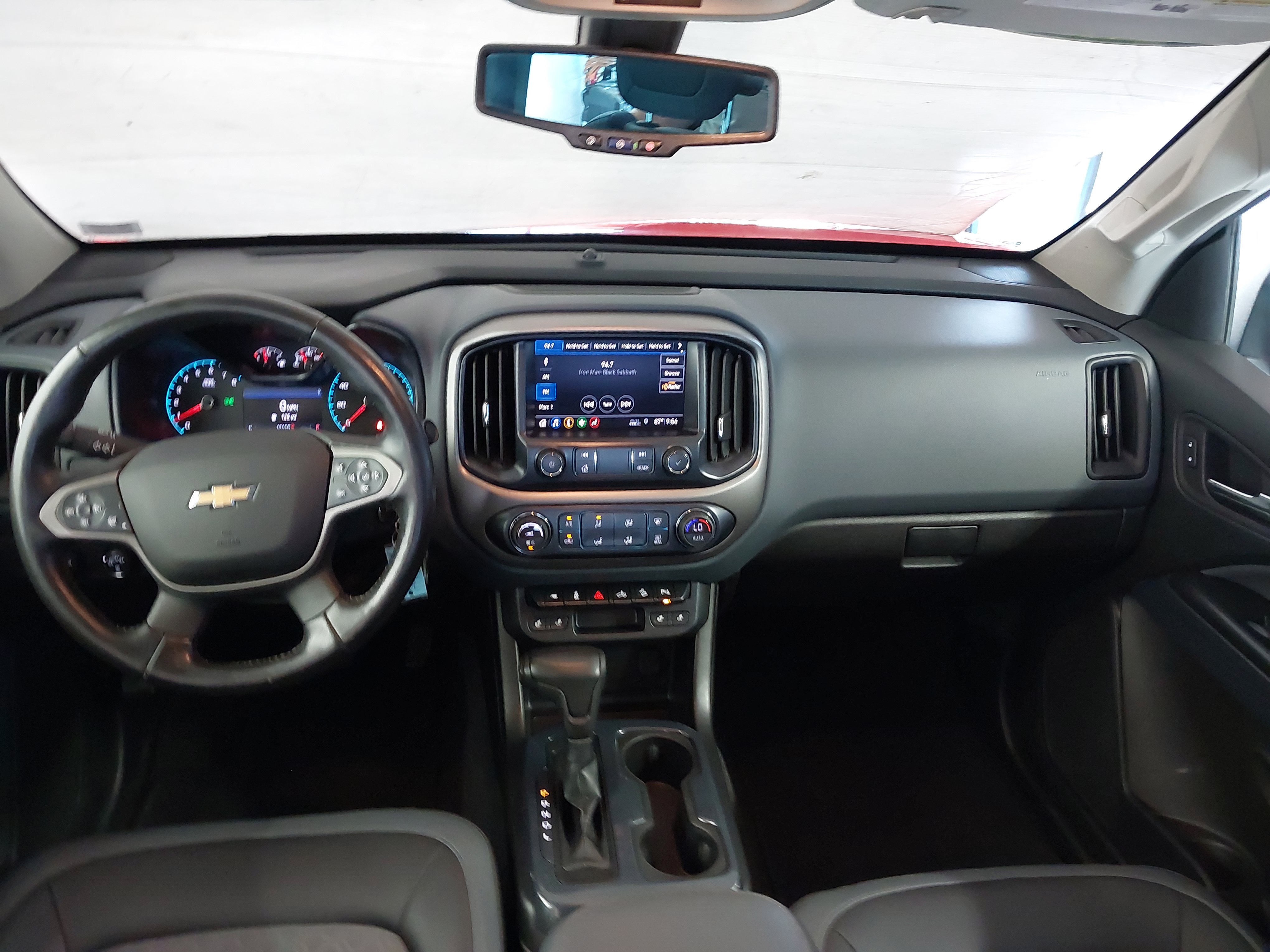 Used 2020 Chevrolet Colorado Z71 AWD/4WD image 5