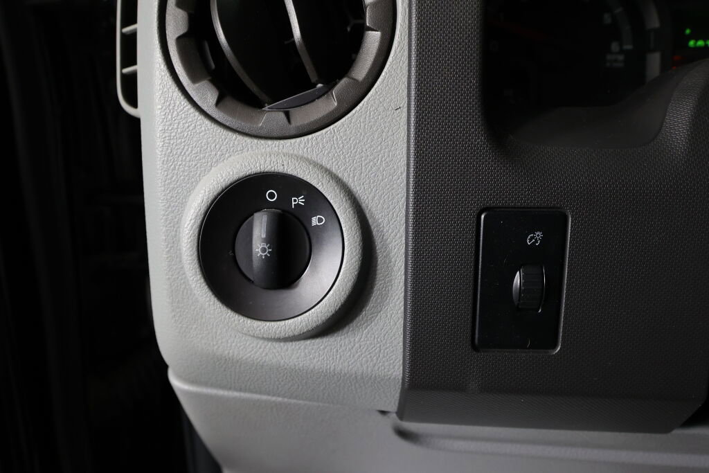 Used 2014 Ford E-150 and Econoline 150 w/ Power Group RWD image 23