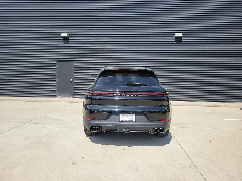 Used 2025 Porsche Cayenne S image 4