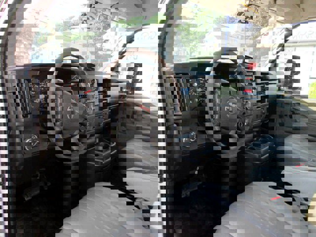 Used 2015 GMC Savana 3500 Extended RWD image 7