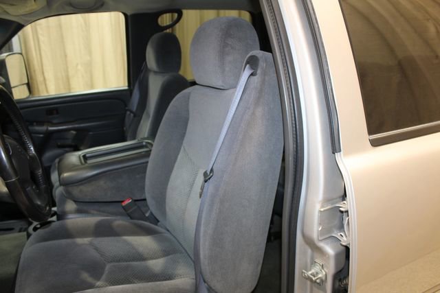 Used 2006 Chevrolet Silverado 2500 LT w/ Onstar Plus Package image 19