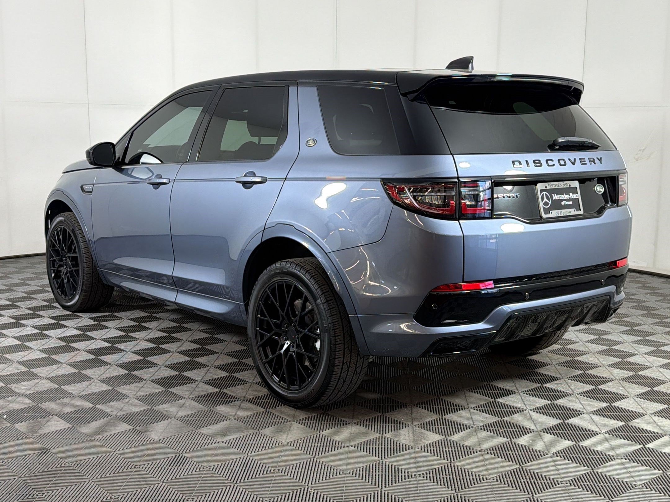 Used 2022 Land Rover Discovery Sport S R-Dynamic AWD/4WD image 3