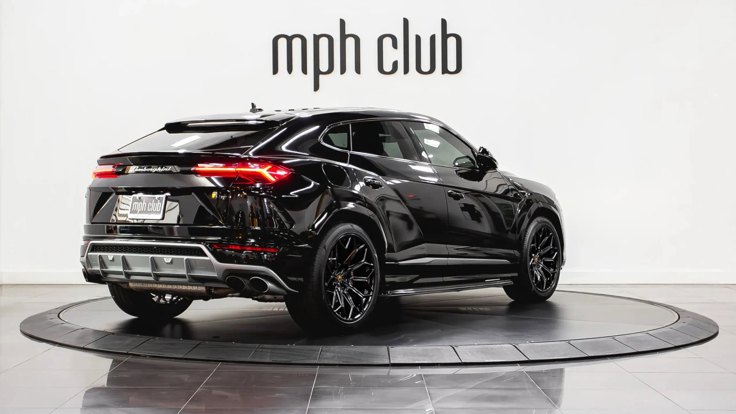 Used 2021 Lamborghini Urus image 6